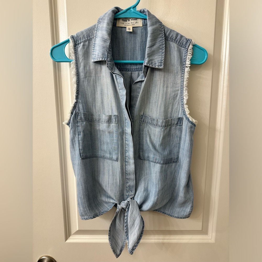 Cloth & Stone Lightweight denim sleeveless shirt
